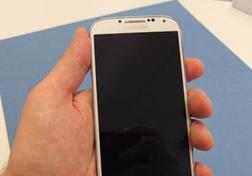 Пользователи флагмана 2013 года стали немного богаче. Samsung согласилась заплатить всем покупателям Galaxy S4 за обман