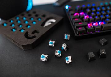 Переключатели механической игровой клавиатуры Logitech G Pro X сделаны сменными