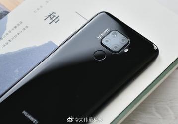 Идейный наследник Huawei Mate 20 в реальности еще краше, чем на рендерах