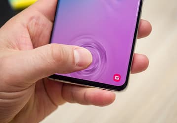 Скандал набирает обороты. Банковские приложения начали блокировать Samsung Galaxy S10 и Galaxy Note10