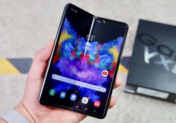 Новая прошивка улучшает камеру Samsung Galaxy Fold до уровня Galaxy Note10