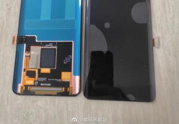 Гиперболический экран Xiaomi Mi Note 10 на живом фото