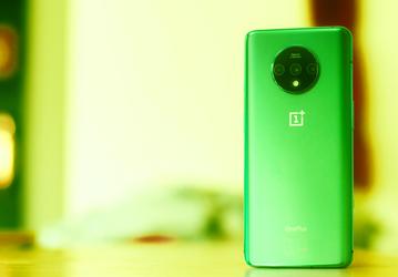 Оливковый убийца флагманов. OnePlus 7T может выйти в совершенно новом цвете