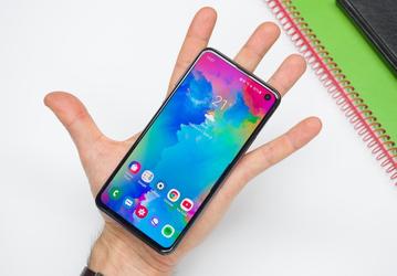 Samsung Galaxy S10 Lite совсем не так прост, как можно подумать. Мощная платформа и новейшая Android 10