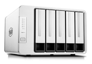 Сетевое хранилище TerraMaster F5-422 с пятью отсеками оснащено портом 10GbE
