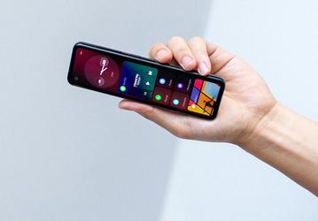 Странный смартфон-пульт от создателя Android получил экран 32:9 