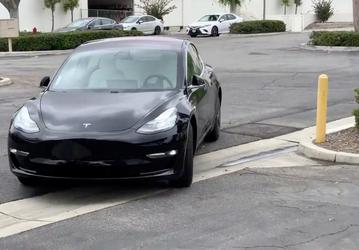 NHTSA изучает аварии на стоянках с участием электромобилей Tesla, ехавших к их владельцам