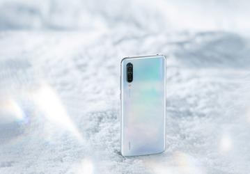 Смартфон Xiaomi Mi 9 Lite приехал в Россию