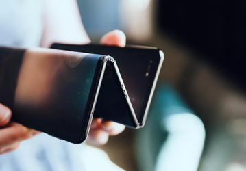 Забудьте о Samsung Galaxy Fold и Huawei Mate X: представлен «дерзкий» смартфон, складывающийся втрое