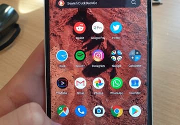 Как такое возможно? Google Pixel 4 с ампутацией остался в рабочем состоянии