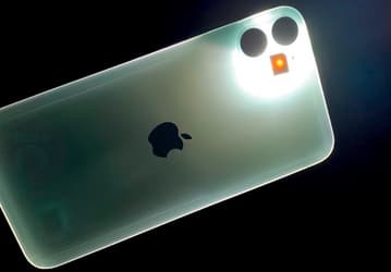 На полпути к светящемуся яблоку. В iPhone 11 обнаружили секретную способность 