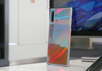 Samsung пытается замять скандал с отпечатками пальцев