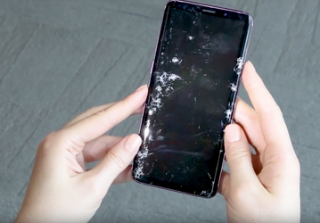 Экраны флагманов Samsung можно заменить за бесценок