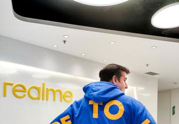 Конкурент Xiaomi Mi Band 5 показался на руке лидера Realme