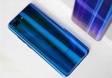 Двухлетний флагман Honor получил финальную версию EMUI 10 на базе Android 10