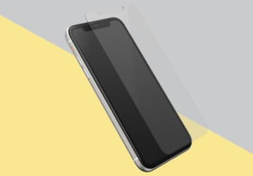 Новый аксессуар защищает iPhone и его пользователей