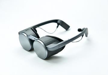 Компания Panasonic представила, по ее словам, первые в мире VR-очки с поддержкой HDR и UHD