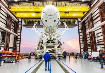 Через несколько дней космический корабль SpaceX Crew Dragon пройдёт последнее из крупных испытаний