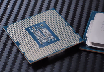 Появились первые тесты десятиядерного процессора Intel на новом сокете