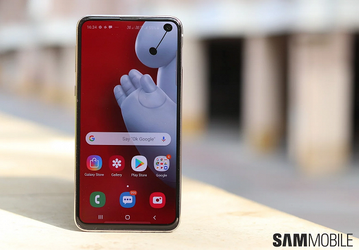 Samsung назвала самые популярные обои и темы для смартфонов и умных часов