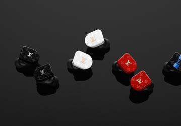 Полностью беспроводные наушники Louis Vuitton Horizon Earphones впечатляют и автономностью, и ценой