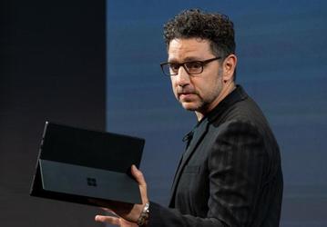 Знакомьтесь с новым руководителем Windows. Ранее Панос Панай управлял командой разработчиков устройств Surface