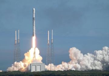 Компания SpaceX успешно провела пятый запуск спутников Starlink, но ракета-носитель не села на плавучую платформу