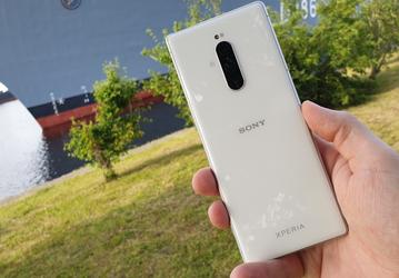 Не спешите хоронить смартфоны Sony. Компания нарастила продажи более чем вдвое