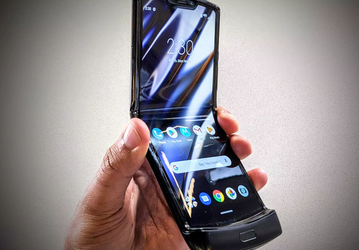 Нового Motorola Razr 2019 хватило всего на 27 000 сгибаний