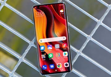 Xiaomi Mi 10 собирают в очень сложных условиях