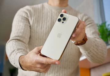 У всех моделей iPhone 12 явные и серьёзные проблемы с автономностью в играх. Она катастрофически низкая