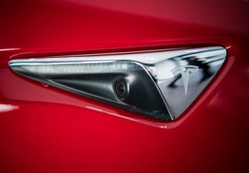 Электромобили Tesla научатся стримить видео со своих камер