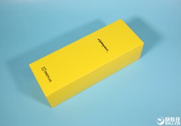 Содержимое OnePlus 8T Cyberpunk 2077 Limited Edition 