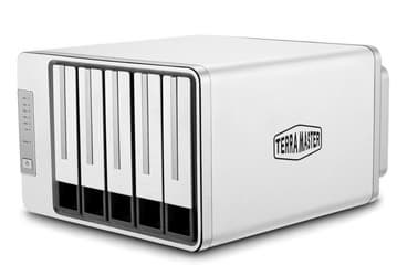 Сетевое хранилище TerraMaster F5-221 располагает пятью отсеками для накопителей