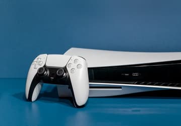 Новая загадка дорогой Sony PlayStation 5. Зачем приставка впустую крутит диск 