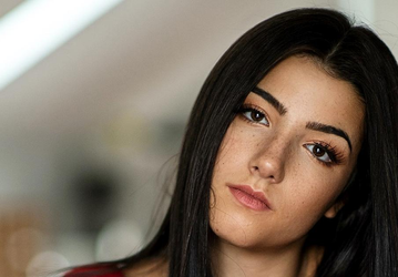 16-летняя «царствующая королева TikTok» вошла в историю