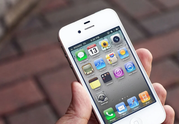 iPhone 12 вызвал нездоровый интерес к старым и разобранным iPhone 4