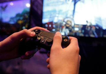 Sony PlayStation 4 Pro лидирует, а Nintendo Switch опережает Xbox One X