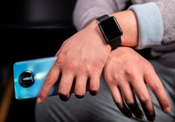 Масса живых фото Redmi Watch с упаковкой, зарядкой и Redmi Note 9 