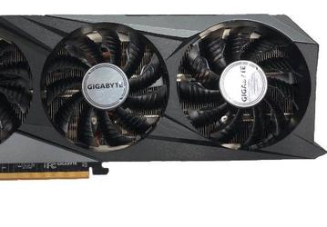 Карту Gigabyte Radeon RX 6800 XT Gaming OC на первый взгляд сложно отличить от Gigabyte GeForce RTX 3070 Gaming OC