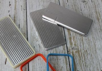 Первые фотографии макета Samsung Galaxy S21 и разноцветых защитных бамперов