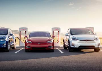 Tesla предлагает год бесплатной зарядки Supercharging для своих электромобилей в США