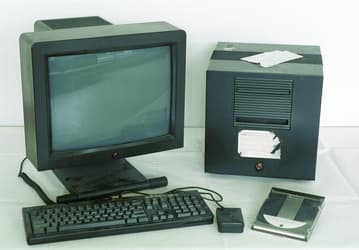 Первый в мире web-сайт заработал 30 лет назад