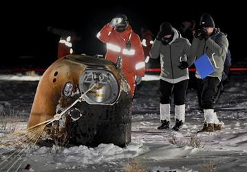 Китайская автоматическая межпланетная станция «Чанъэ-5» вернулась на Землю