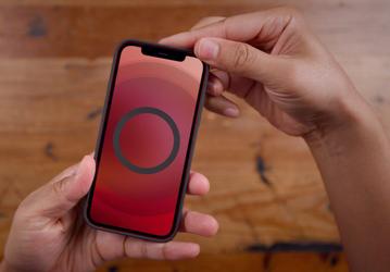 Apple может лишить покупателей iPhone 13 даже кабеля