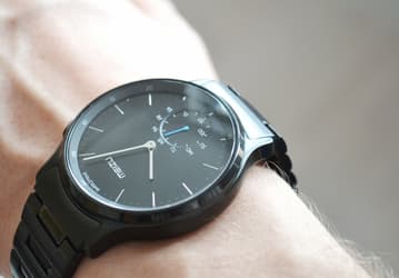 Не спешите хоронить Meizu. Быстрые часы Meizu Watch уже сходят с конвейера