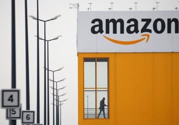 Amazon прекращает отправку второстепенных товаров в Италии и Франции