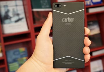 Carbon 1 Mark II — первый в мире смартфон из углепластика. Он весит всего 125 г