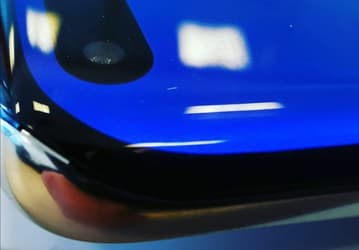 С такого ракурса Huawei P40 Pro вы ещё не видели. Фото работающего флагмана