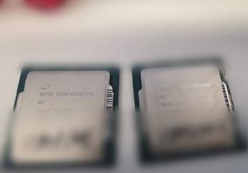 Фото дня: процессоры Intel Core i9-10900K и i7-10700K
